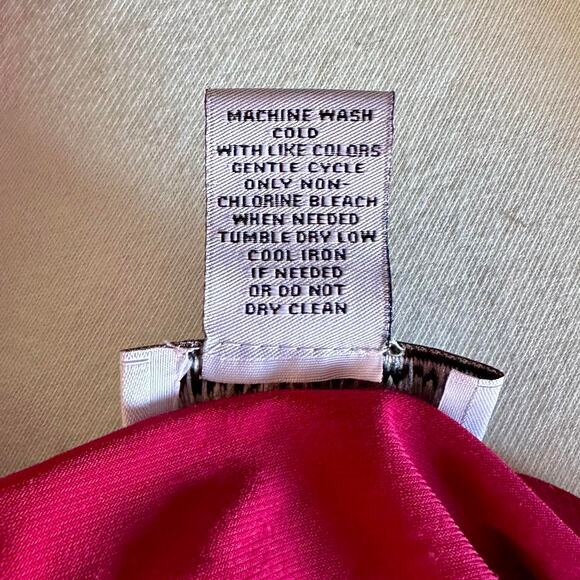 Womens Top Size Medium Burgundy Biker Renn Faire Viking Vibes Indie Whimsigoth - Picture 8 of 8